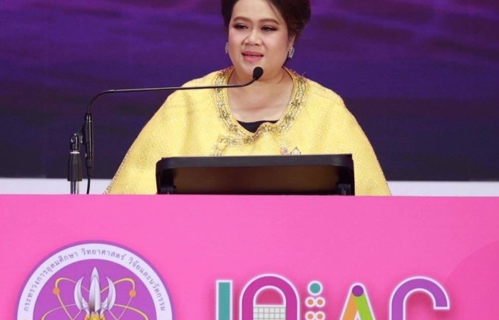 “ศุภมาส” มอบประกาศนียบัตรแสดงความยินดีแก่นักประดิษฐ์นักวิจัยไทยที่คว้ารางวัลจากเวทีนานาชาติ และแสดงความยินดีที่นักประดิษฐ์นักวิจัยสร้างชื่อเสียงให้กับประเทศไทย